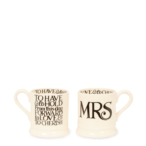 Engagement gift ideas to help the happy couple celebrate