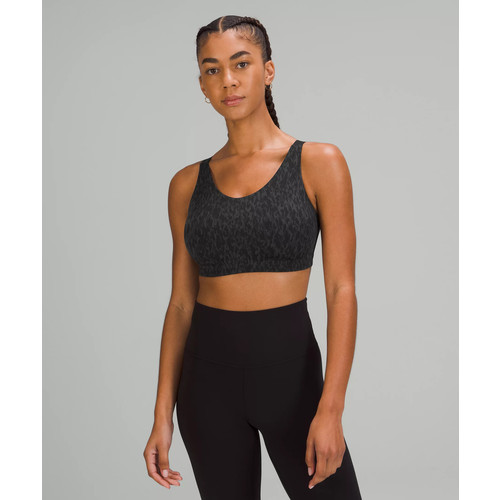 Fit pic of the Nulu Front Darling Yoga Bra, size 6 in PB. Seems like it  would be great for all cup sizes. The back is just like the align tank. They